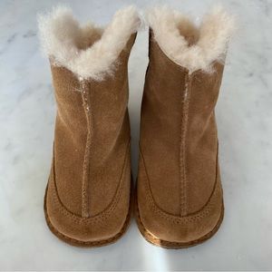 Ugg Boots Tan Style S/N 5206 Size Large